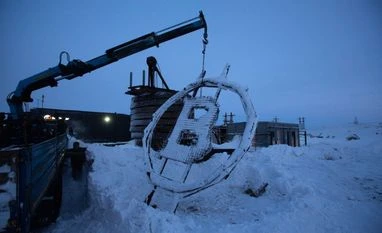 Bitcoin sinks to lowest since March after falling for a second straight day Bitcoin