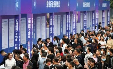 China sees record-high youth unemployment rate at 20.4%, likely to worsen Photo: Bloomberg