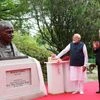 PM Modi, bust of Mahatma Gandhi, Hiroshima