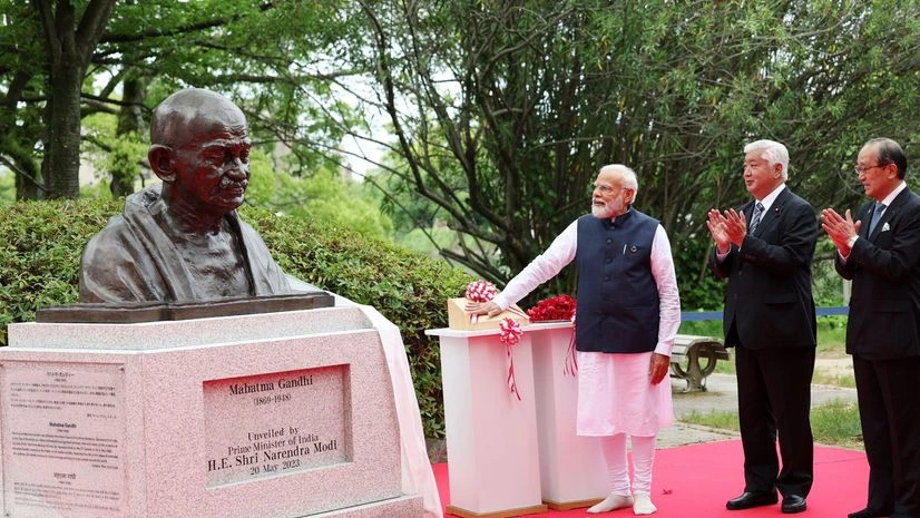 PM Modi, bust of Mahatma Gandhi, Hiroshima PM Modi, bust of Mahatma Gandhi, Hiroshima