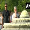 Sonia Gandhi pays homage to Rajiv Gandhi