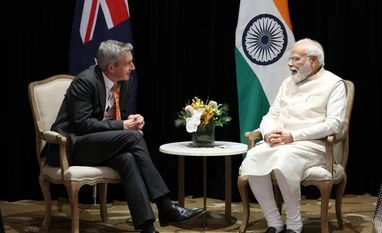 PM Modi meets prominent Aus biz leaders; invites investments in India PM Modi meets prominent Australian business leaders in Sydney