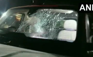 Bengal min's vehicle vandalised as Kurmi protest targets Abhishek's convoy Supporters of the Kurmi tribe attacked the convoy of state minister Birbaha Hansda in Jhargram