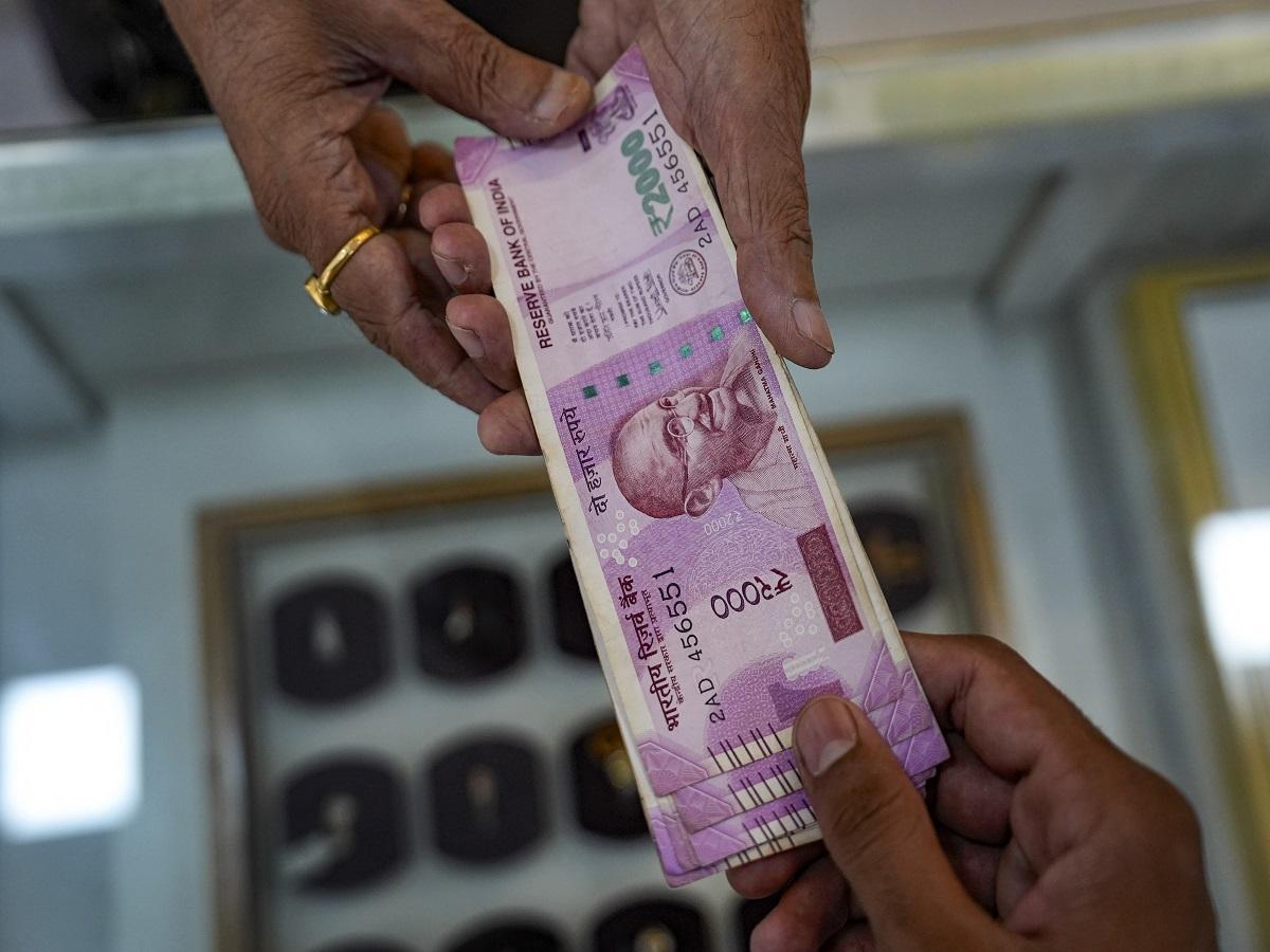 Safe money what you should and shouldn't do if you get fake currency notes Personal Finance