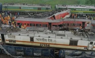 Virtual clean chit to Coromandel Express driver, was not over-speeding Odisha triple train crash