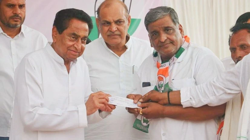 Rakesh Gupta, supporter of Scindia, quits BJP to re-join Congress Rakesh Gupta, supporter of Scindia, quits BJP to re-join Congress