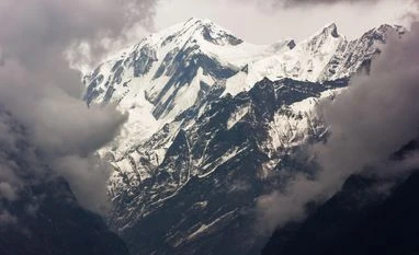Lockdown in 2020 prevented 27 MT of Himalayan snowmelt: Research Himalayas, snowcap