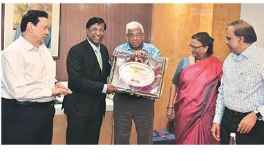 Home loan pioneer finds a new home: HDFC journey will complete on July 1 HDFC Chairman Deepak Parekh