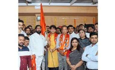 Aaditya Thackeray's core team member Rahul Kanal joins Shinde-led Shiv Sena Rahul Kanal joins Shinde-led Shiv Sena
