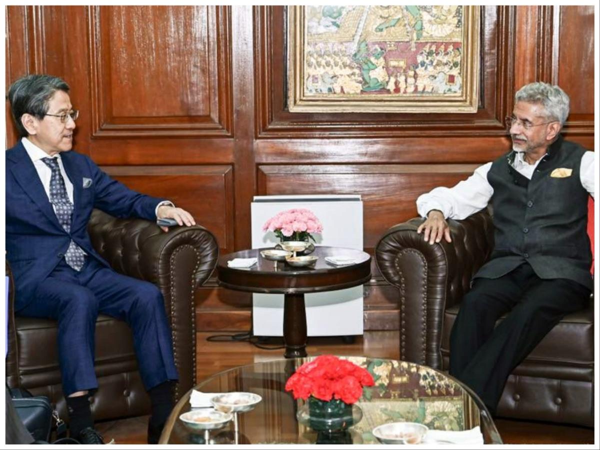 EAM meets Japanese Bank chairman Tadashi, discusses economic cooperation