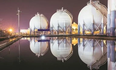 Govt evaluating option of building gas storage, says oil secretary gas