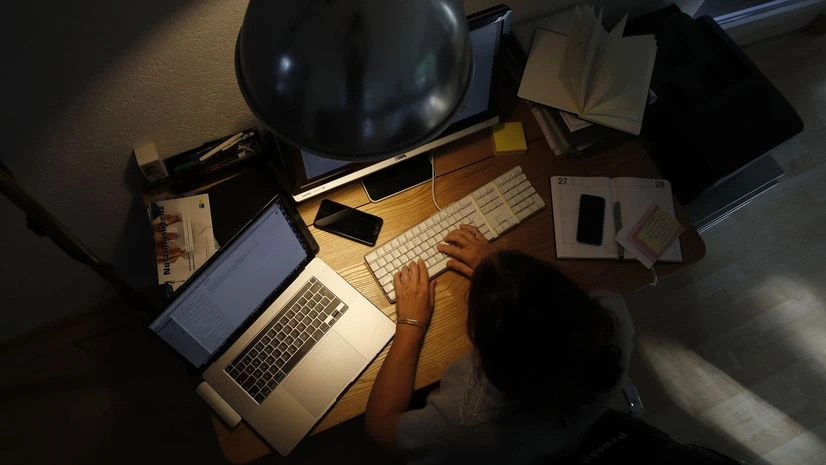Fully remote work leads to 18% drop in productivity, shows research - Remote Work in India