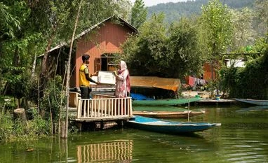 Amazon India announces first-ever floating store on Srinagar's Dal Lake Amazon India, Amazon store, Dal Lake in Srinagar, Kashmir