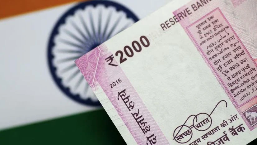 Rs 2,000 bank notes returned to banks Rs 2,000 bank notes returned to banks