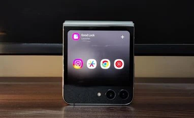 Apple working on clamshell-style iPhone; foldable iPad in the works too Samsung Galaxy Z Flip5