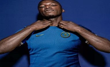 Moises Caicedo Moises Caicedo completes medical to join Chelsea from Fulham in Premier League. Photo: Twitter