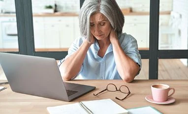 Amazon cracking down on US employees who stay away from the office us companies