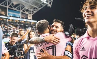 Lionel Messi scores in Inter Miami's 1-1 draw against Charlotte FC in MLS Lionel Messi
