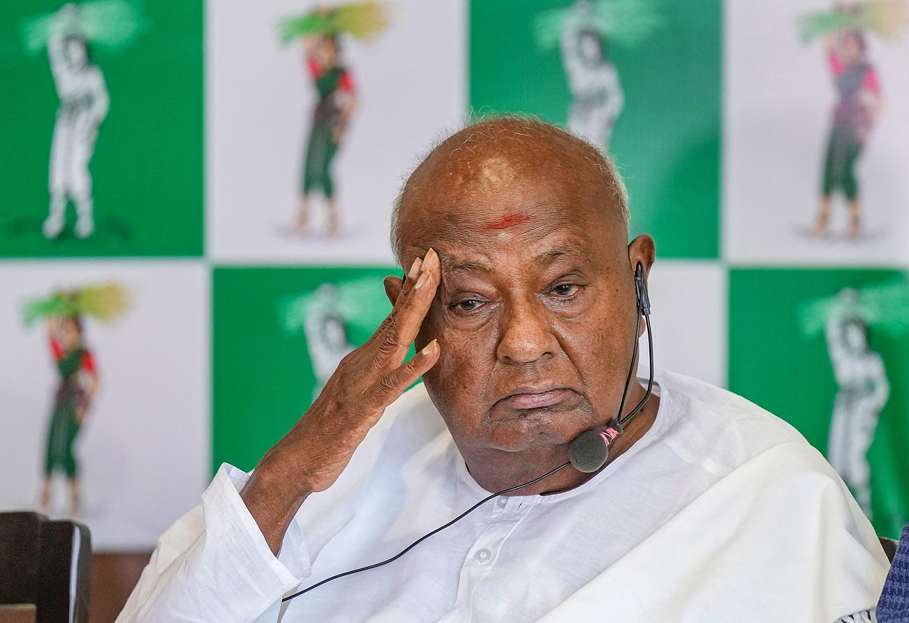 Deve Gowda urges parliament to reconsider reservation on economic grounds |  Politics News - Business Standard