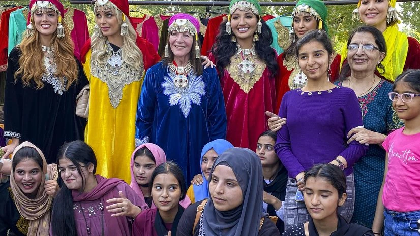 Miss World 2022 Karolina Bielawska and others in Kashmiri attire during a visit in Srinagar, Monday, Aug. 28, 2023. (PTI Photo) Miss World 2022 Karolina Bielawska and others in Kashmiri attire during a visit in Srinagar, Monday, Aug. 28, 2023. (PTI Photo)