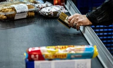 US inflation rose modestly as Fed officials signal no rate hike likely US inflation