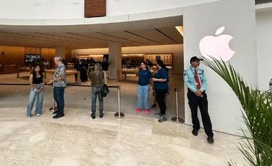 Made-in-India Apple's iPhone 15 likely to see blockbuster sales: Retailers Apple Store Saket