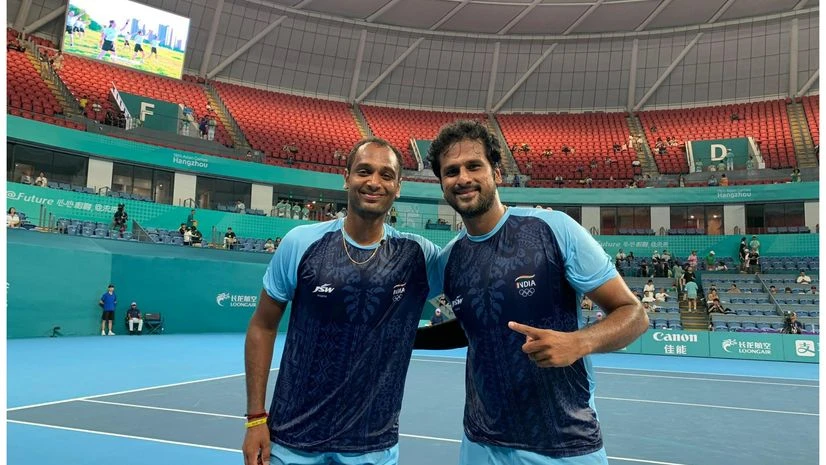 Saketh Myneni, Ramkumar Ramanathan Saketh Myneni, Ramkumar Ramanathan