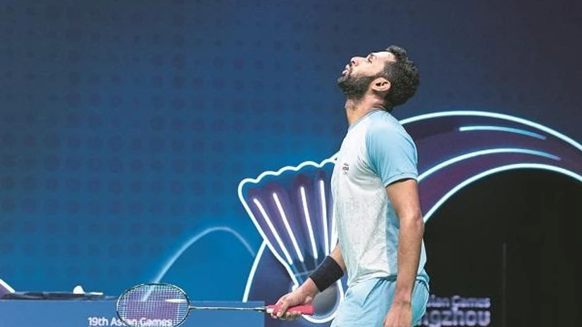 Shuttler HS Prannoy signs off with bronze medal after losing to China's Li Shifeng Shuttler HS Prannoy signs off with bronze medal after losing to China’s Li Shifeng