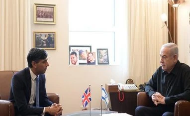 Netanyahu holds private meeting with his British counterpart Rishi Sunak Rishi Sunak