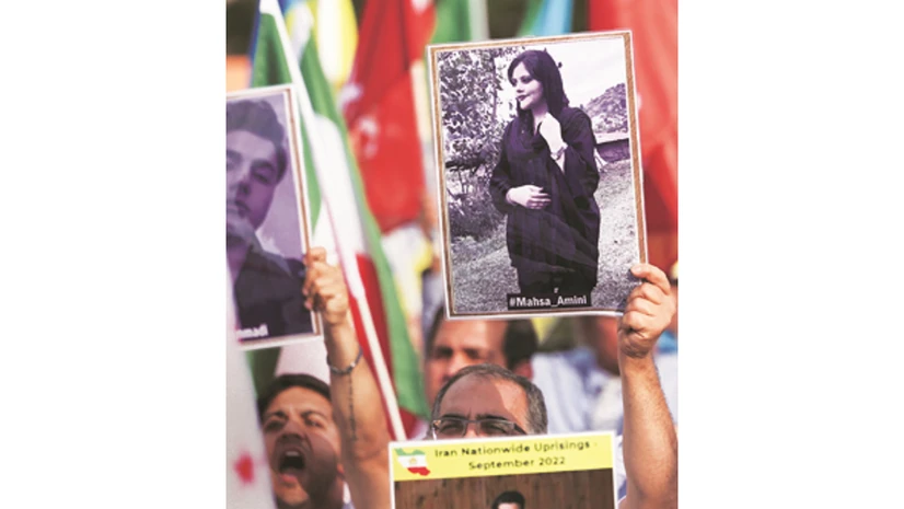 Iran sentenced two female journalists to up to seven years in prison for “collaborating” with the United States government among other charges Iran sentenced two female journalists to up to seven years in prison for “collaborating” with the United States government among other charges