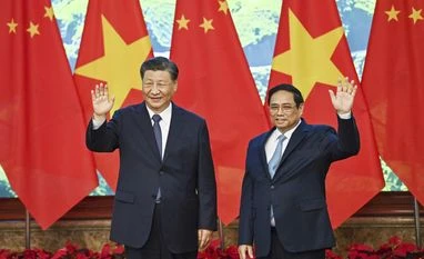 China's Xi meets with Vietnamese PM on second day of visit to shore up ties jinping