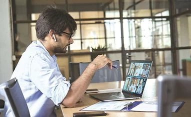 White-collar hiring falls 11% annually in Jan, up 1% sequentially : Report white collar jobs