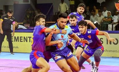 Pro Kabaddi League 2023-24: Naveen impresses in big Dabang Delhi win Maninder Singh