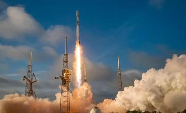 SpaceX Falcon 9 rocket SpaceX Falcon 9 rocket