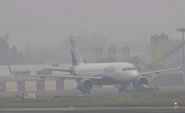 Flights, trains delayed in Delhi due to low visibility due to fog Airport_Fog