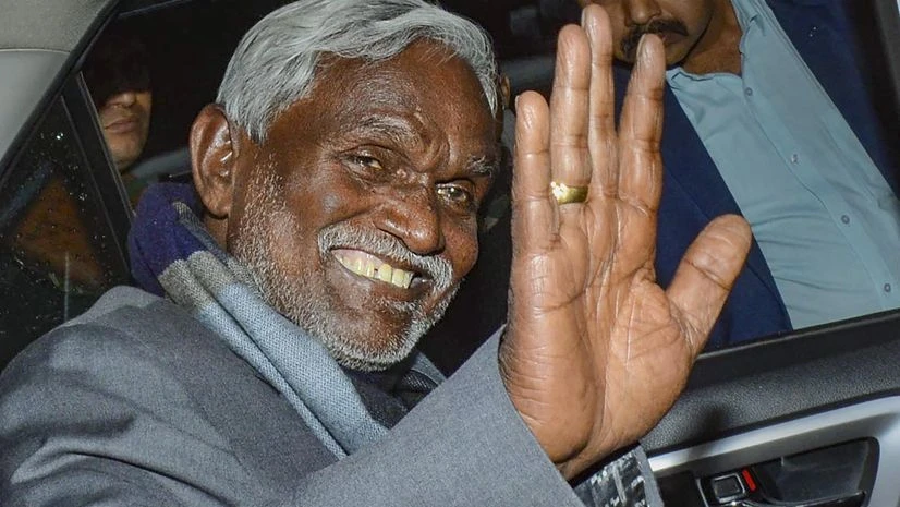 Ranchi: Jharkhand Cabinet Minister Champai Soren waves as he leaves for Raj Bhavan from Chief Minister Hemant Soren's residence, in Ranchi, Wednesday, Jan. 31, 2024. (PTI Photo) (PTI01_31_2024_000371A) Ranchi: Jharkhand Cabinet Minister Champai Soren waves as he leaves for Raj Bhavan from Chief Minister Hemant Soren's residence, in Ranchi, Wednesday, Jan. 31, 2024. (PTI Photo) (PTI01_31_2024_000371A)