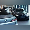 With low sales, auto dealers worry about offering further discounts | Auto A BMW i7 electric sedan on display at a BMW AG showroom. Photographer: Krisztian Bocsi/Bloomberg