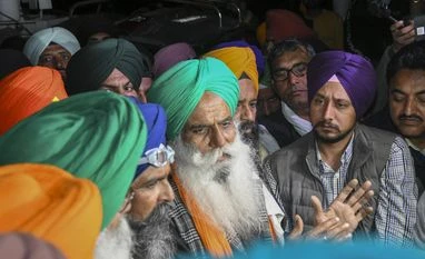 Farmers' protest: Samyukta Kisan Morcha to hold meeting today in Chandigarh farmers protest