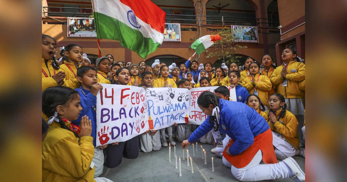 PM Modi, V-P Radhakrishnan pay tribute to martyrs of Pulwama terror attack