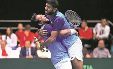 Bopanna-Ebden clinch Miami Open title, return to world No. 1 ranking Rohan Bopanna and Leander Paes celebrate after winning the Davis Cup Qualifiers in 2020