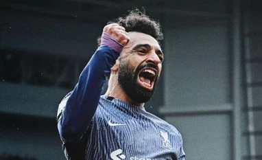 Salah stars as Liverpool maintain perfect Champions League run with 1-0 win Mo Salah