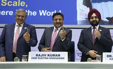 Carpool, minimise paper use, waste disposal: EC for sustainable polls Rajiv Kumar