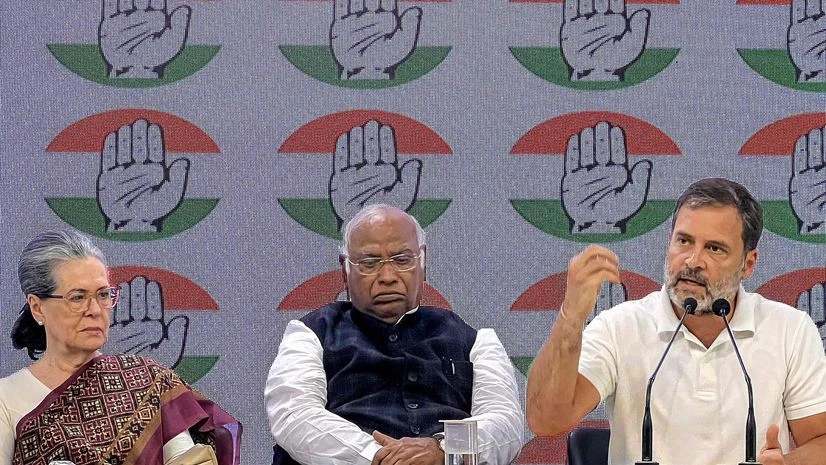 Mallikarjun Kharge, Sonia Gandhi, Rahul Gandhi, rahul, sonia, AICC hedqaters Mallikarjun Kharge, Sonia Gandhi, Rahul Gandhi, rahul, sonia, AICC hedqaters