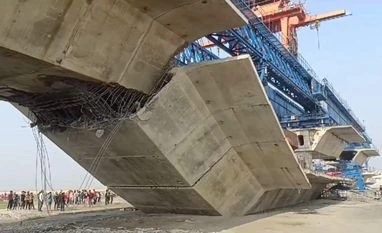 1 dead, 9 injured as under-construction bridge collapses in Bihar's Supaul bihar, bridge collapse, bridge collapse, Koshi river bridge collapse