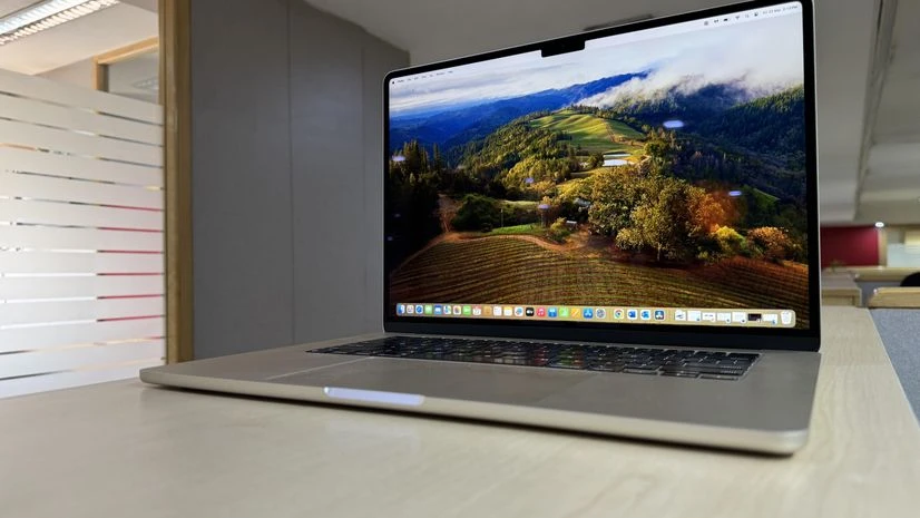 Apple MacBook Air with M3 Apple MacBook Air with M3