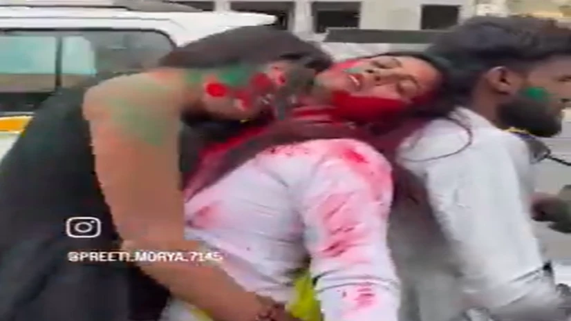 UP Police fines a man and two women Rs 33000 UP Police fines a man and two women Rs 33000