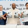 Senior leaders of India's main opposition Congress Party Sonia Gandhi and Rahul Gandhi, along with Mallikarjun Kharge, President of the Congress Party, display the party's manifesto for the general election (Photo: REUTERS)