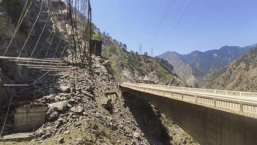 landslide,landslide in jammu, damaged road, landslide near Khooni Nala landslide,landslide in jammu, damaged road, landslide near Khooni Nala