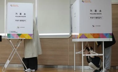 South Korea's PM, top officials offer to resign after election defeat South Korea election