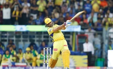 IPL 2024: Watch Dhoni lights up Wankhede with 3 consecutive sixes vs Hardik IPL 2024 Watch Dhoni lights up Wankhede